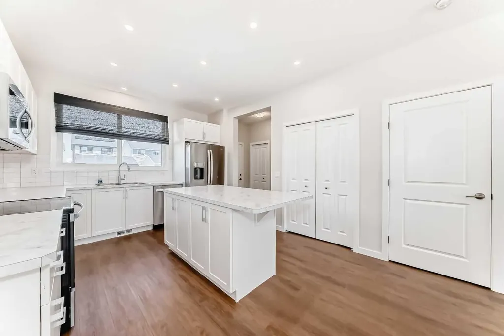 80 Magnolia Way SE Calgary AB T3M 2W7