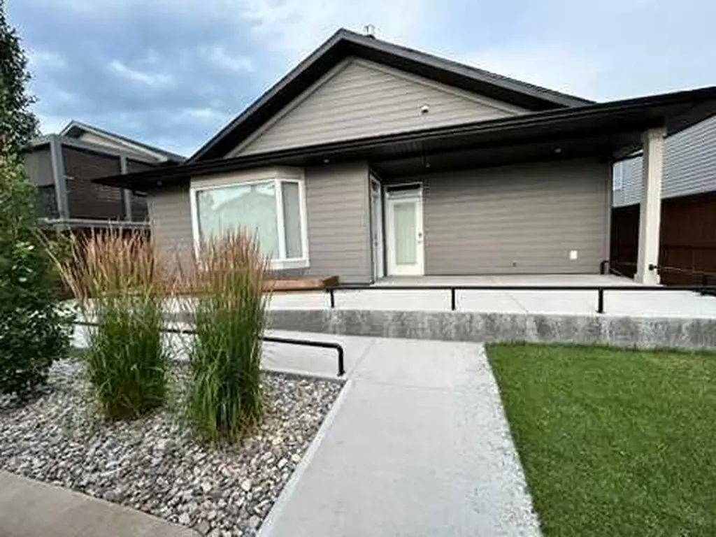 108 Gateway Mews S Lethbridge AB T1K 5S2