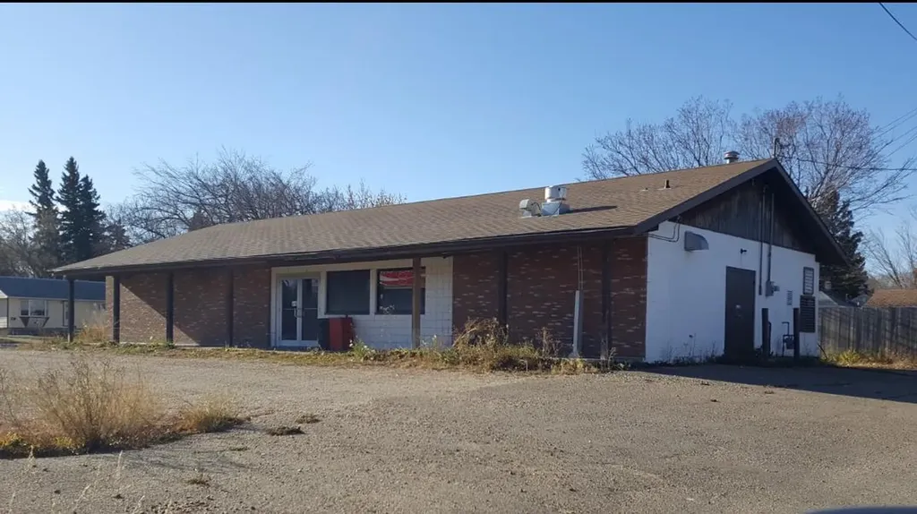 5502 50 Street Lloydminster AB T9V 0N2