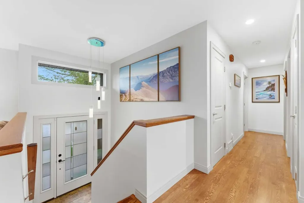 228 Cantrell Place SW Calgary AB T2W 1X3