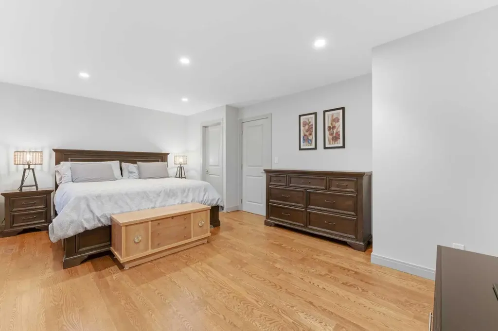 228 Cantrell Place SW Calgary AB T2W 1X3