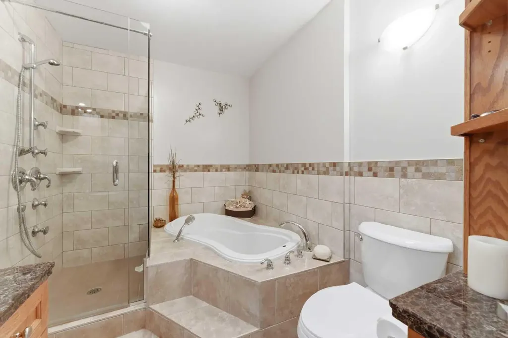 228 Cantrell Place SW Calgary AB T2W 1X3