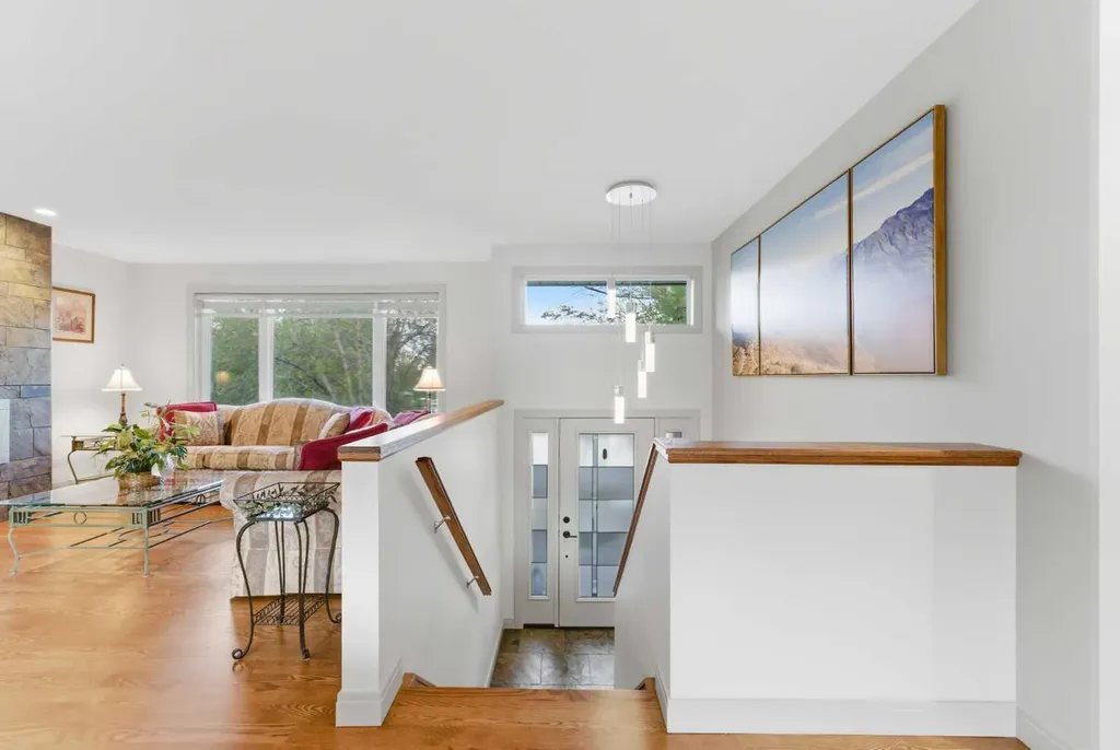228 Cantrell Place SW Calgary AB T2W 1X3