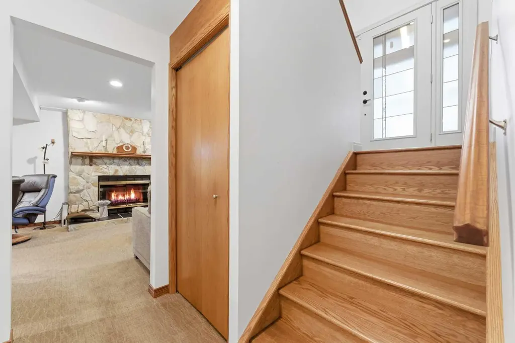 228 Cantrell Place SW Calgary AB T2W 1X3