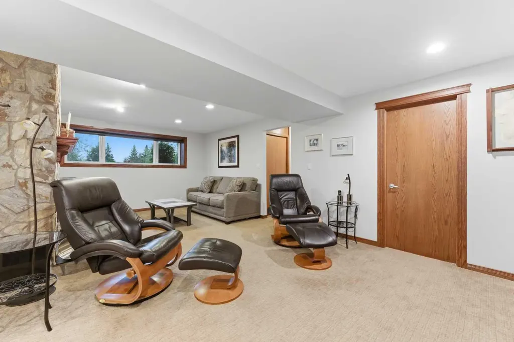 228 Cantrell Place SW Calgary AB T2W 1X3