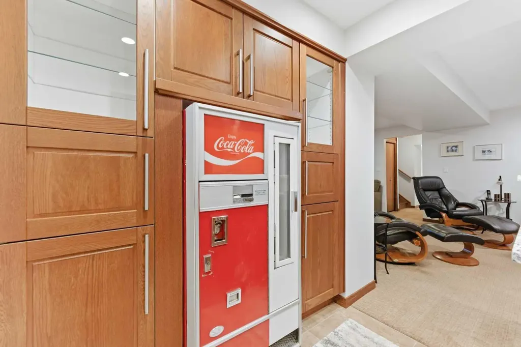 228 Cantrell Place SW Calgary AB T2W 1X3