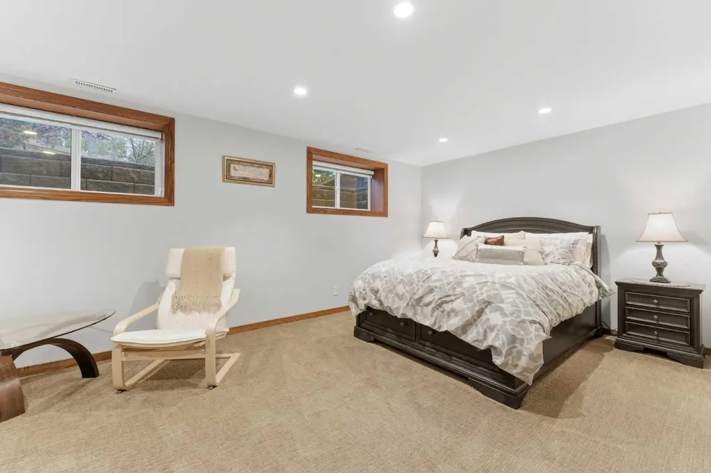 228 Cantrell Place SW Calgary AB T2W 1X3
