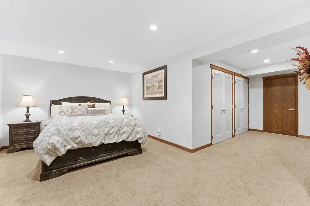 228 Cantrell Place SW Calgary AB T2W 1X3