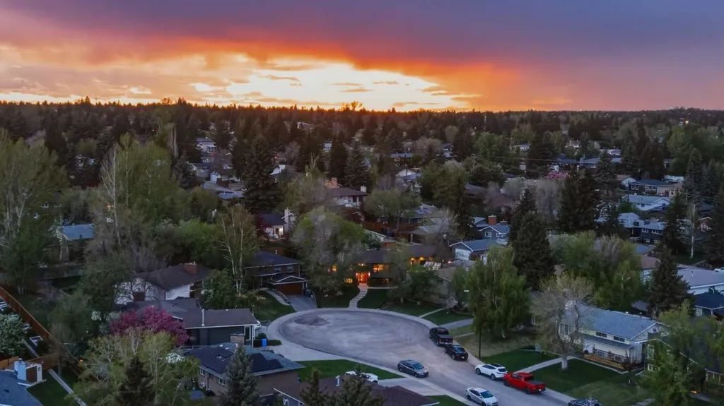 228 Cantrell Place SW Calgary AB T2W 1X3