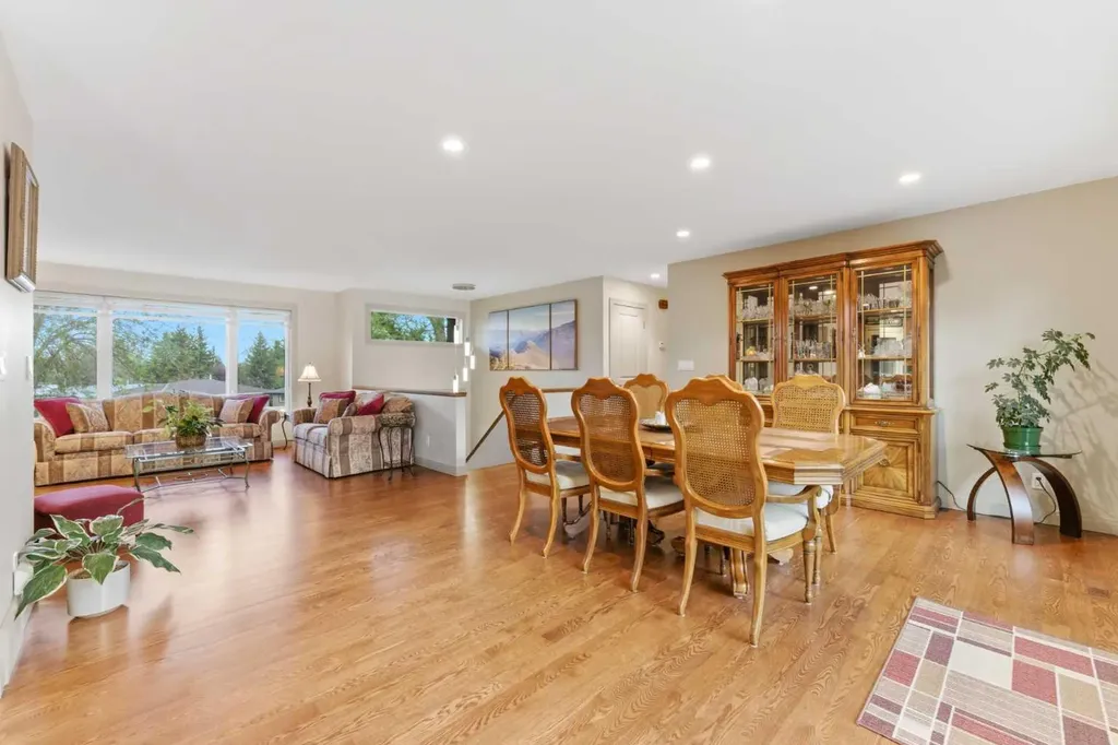 228 Cantrell Place SW Calgary AB T2W 1X3