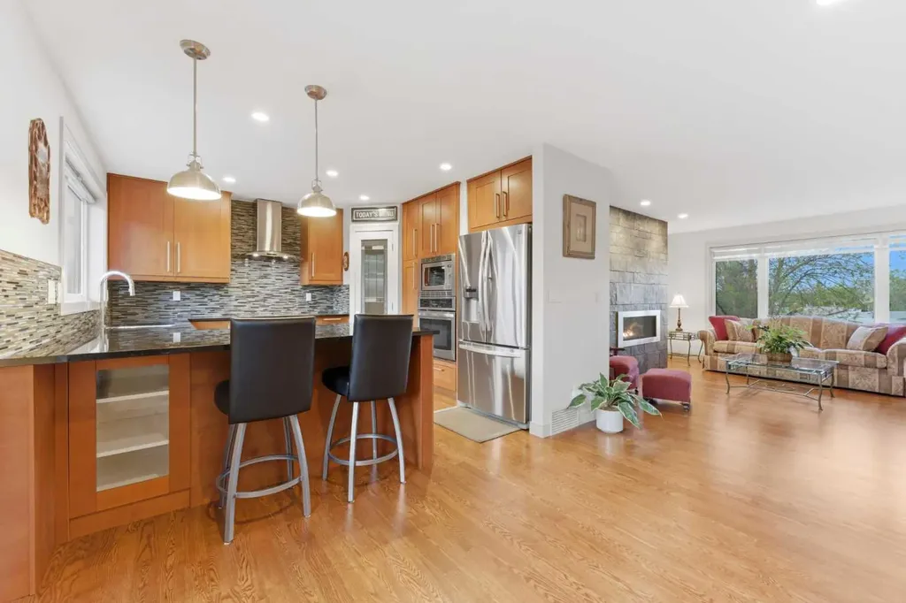 228 Cantrell Place SW Calgary AB T2W 1X3