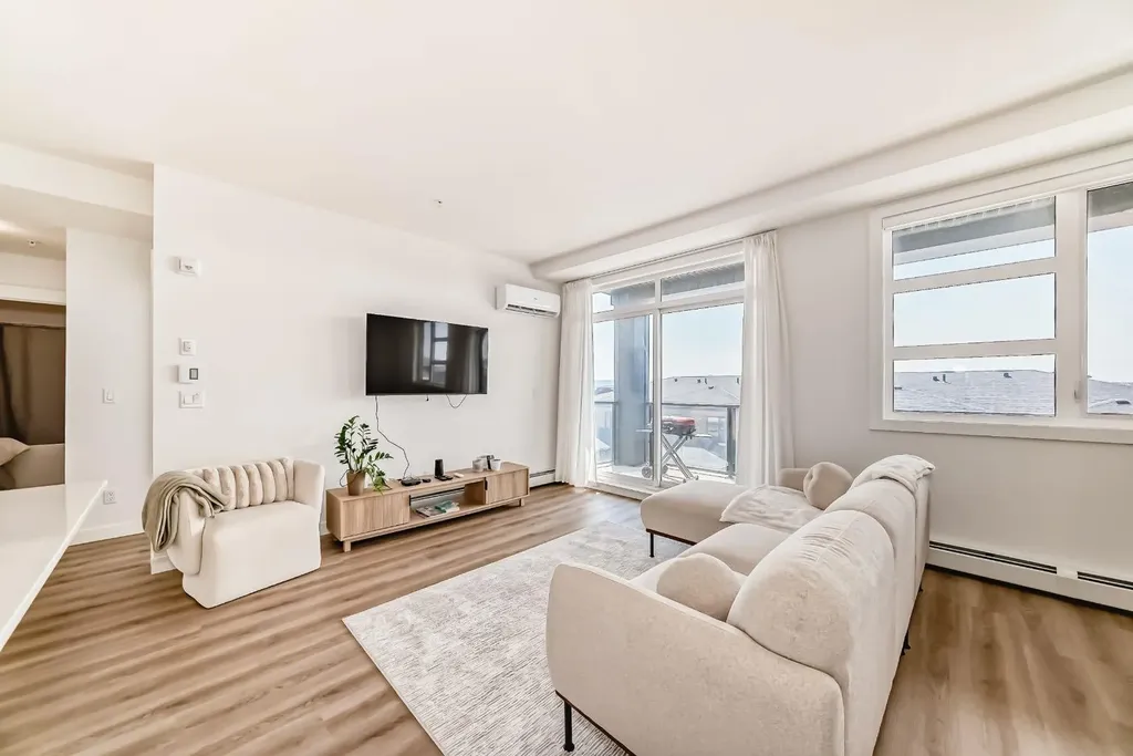 55 Lucas Way NW Calgary AB T3P 2C7