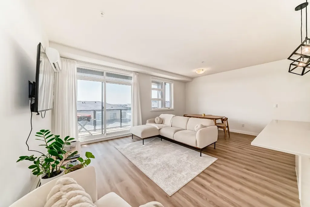 55 Lucas Way NW Calgary AB T3P 2C7