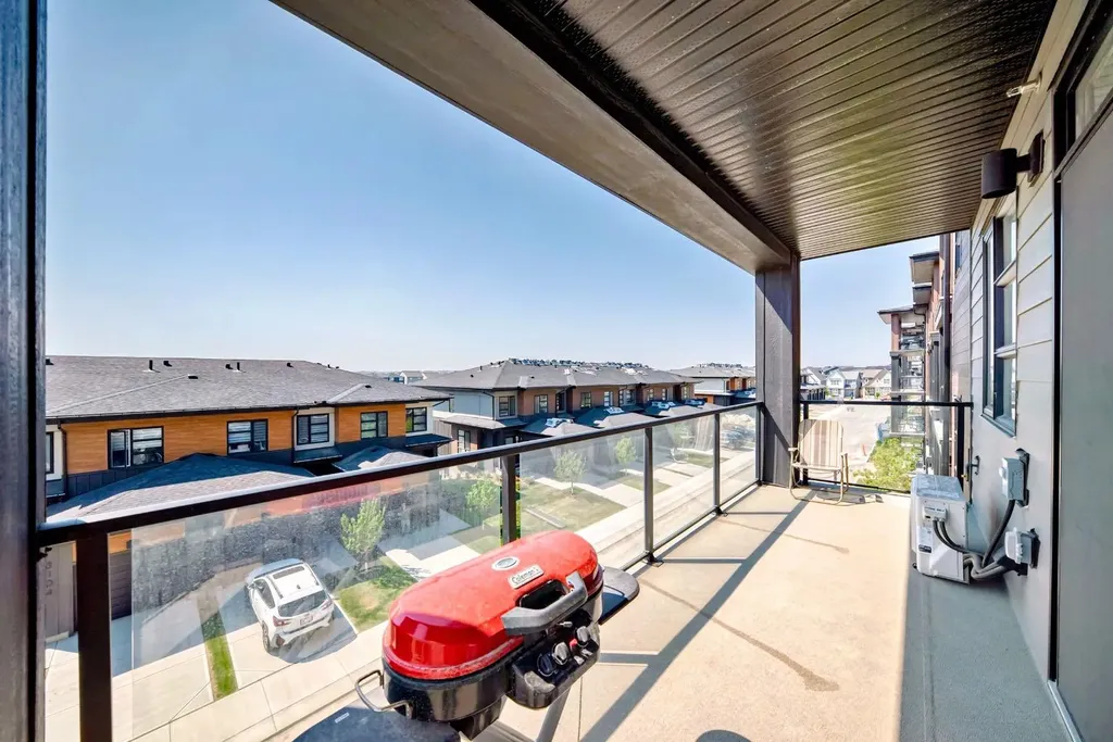55 Lucas Way NW Calgary AB T3P 2C7