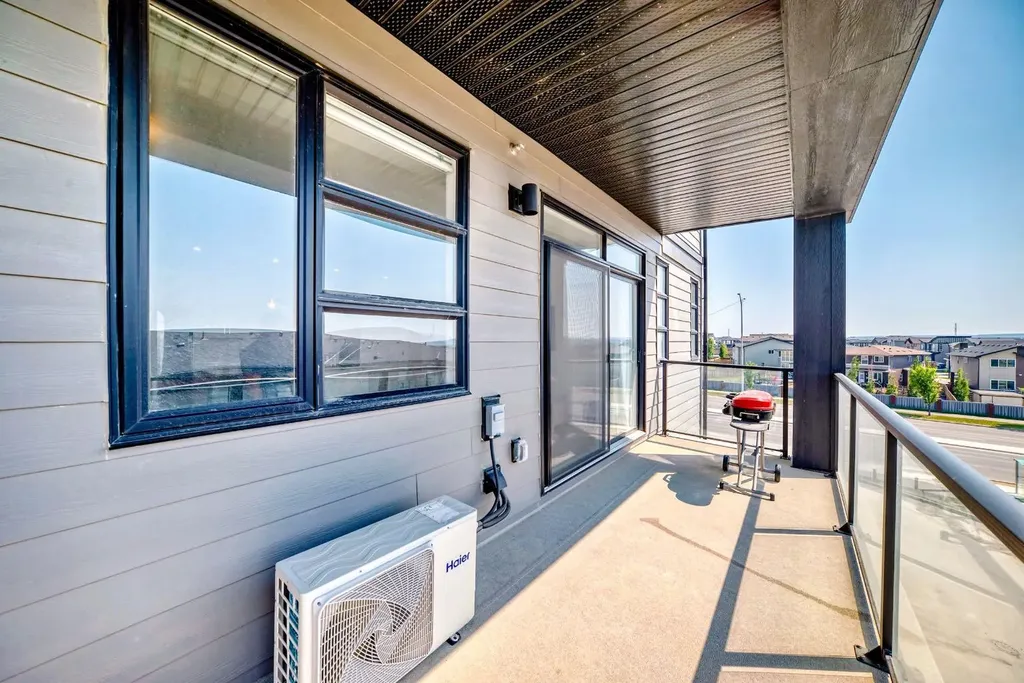 55 Lucas Way NW Calgary AB T3P 2C7