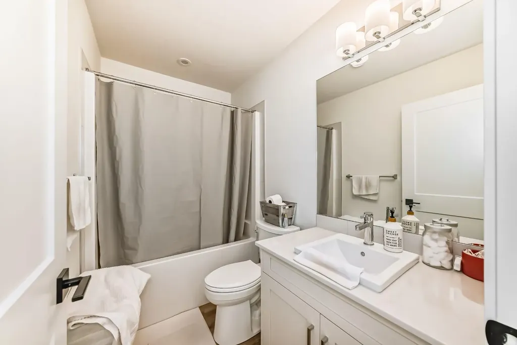 55 Lucas Way NW Calgary AB T3P 2C7