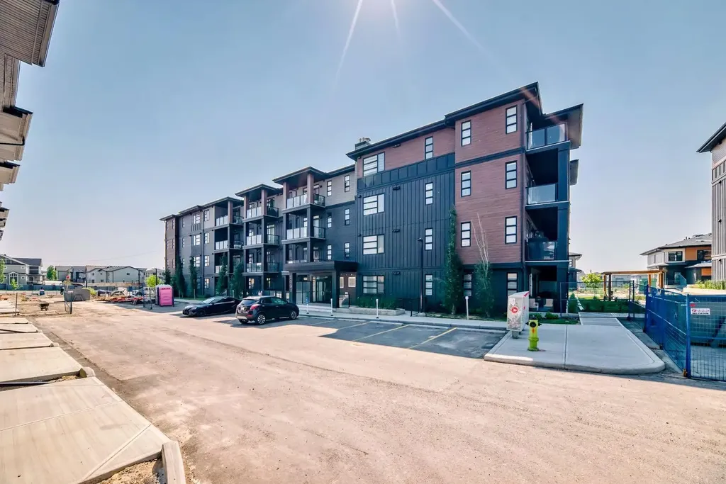 55 Lucas Way NW Calgary AB T3P 2C7