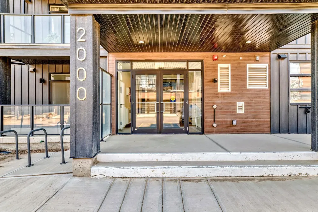55 Lucas Way NW Calgary AB T3P 2C7