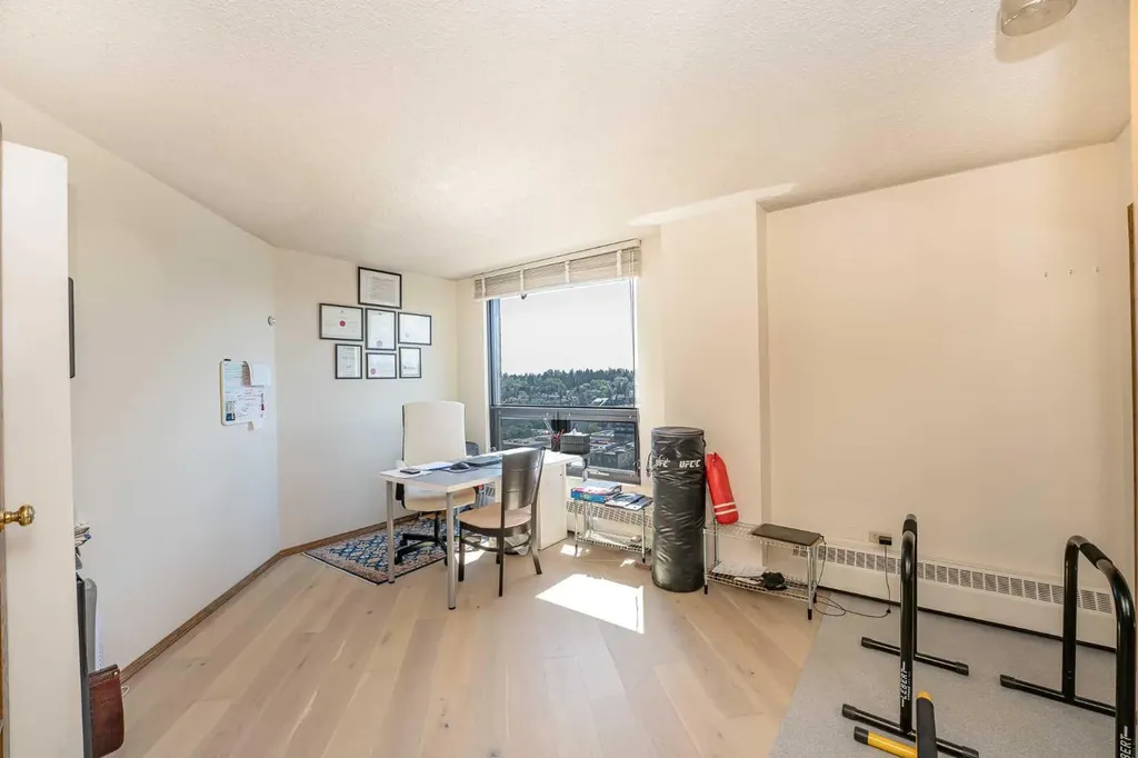 1304 15 Avenue SW Calgary AB T3C 0X7