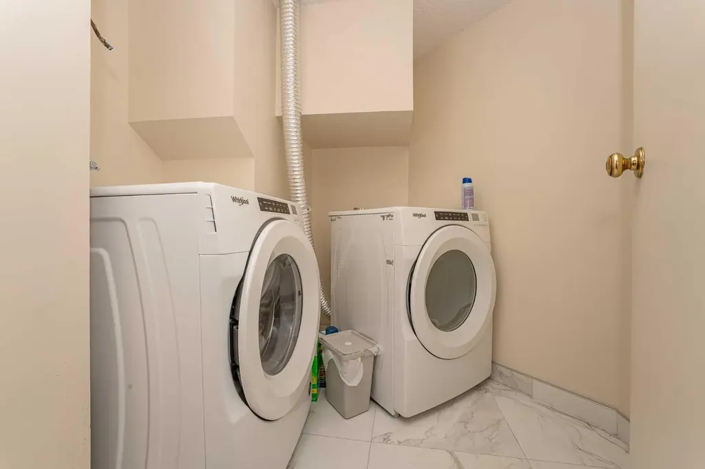 1304 15 Avenue SW Calgary AB T3C 0X7