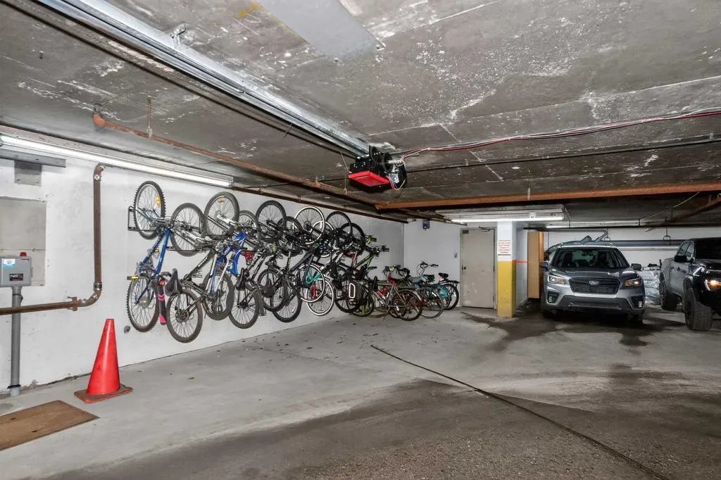 1304 15 Avenue SW Calgary AB T3C 0X7