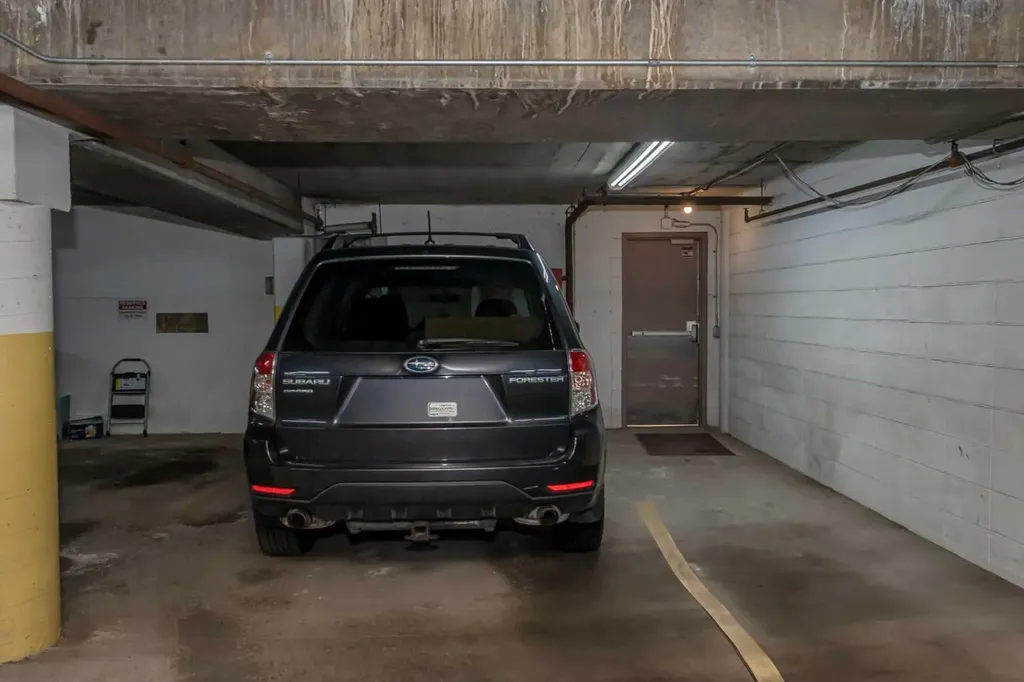1304 15 Avenue SW Calgary AB T3C 0X7