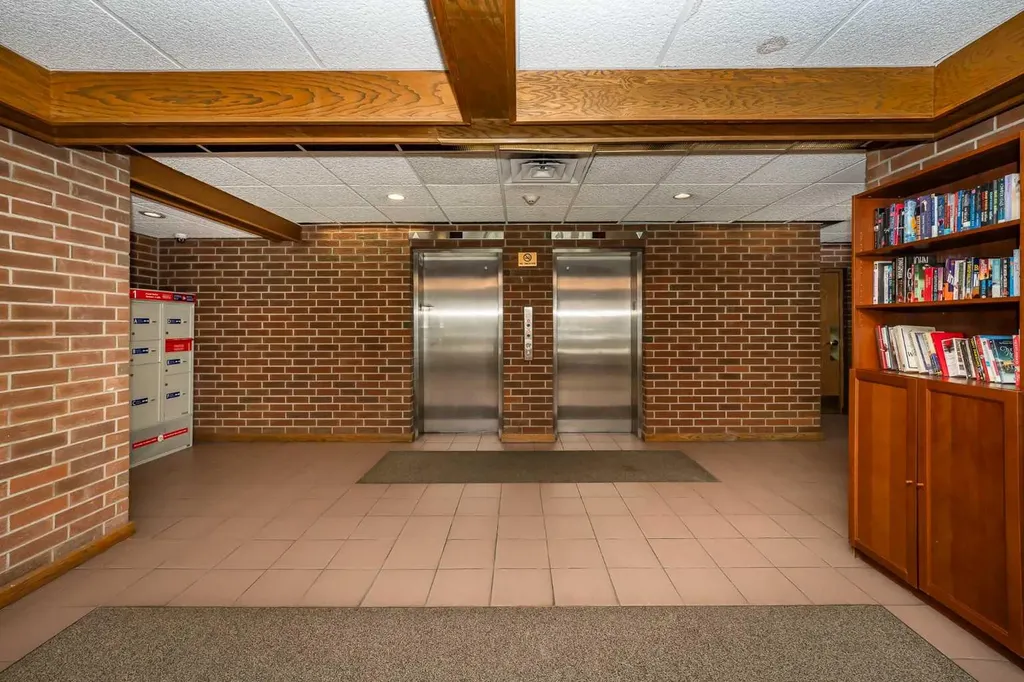 1304 15 Avenue SW Calgary AB T3C 0X7