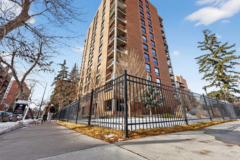 1304 15 Avenue SW Calgary AB T3C 0X7