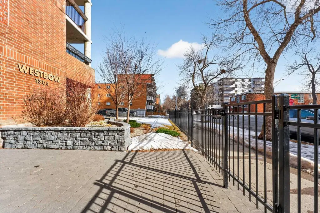 1304 15 Avenue SW Calgary AB T3C 0X7