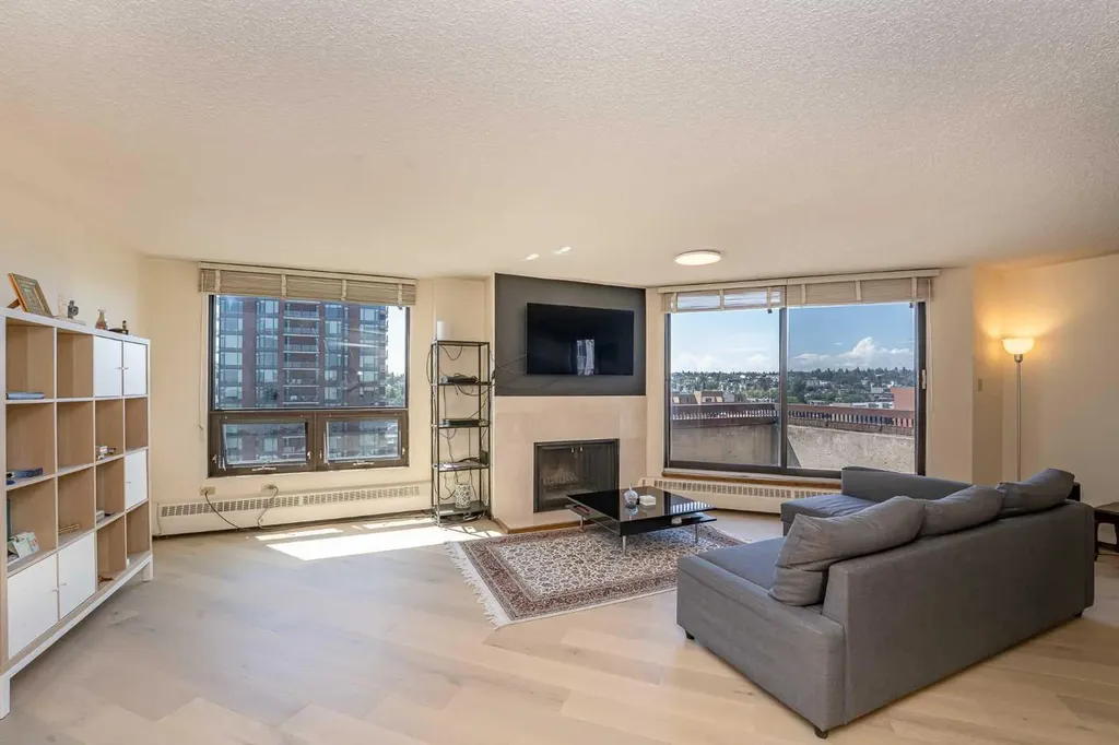 1304 15 Avenue SW Calgary AB T3C 0X7