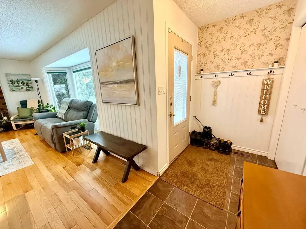 1621 4 Avenue Wainwright AB T9W 1J3