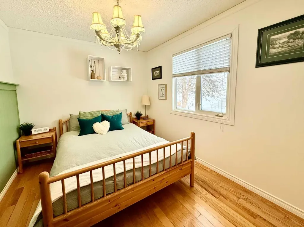 1621 4 Avenue Wainwright AB T9W 1J3