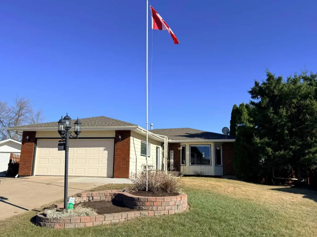 1621 4 Avenue Wainwright AB T9W 1J3