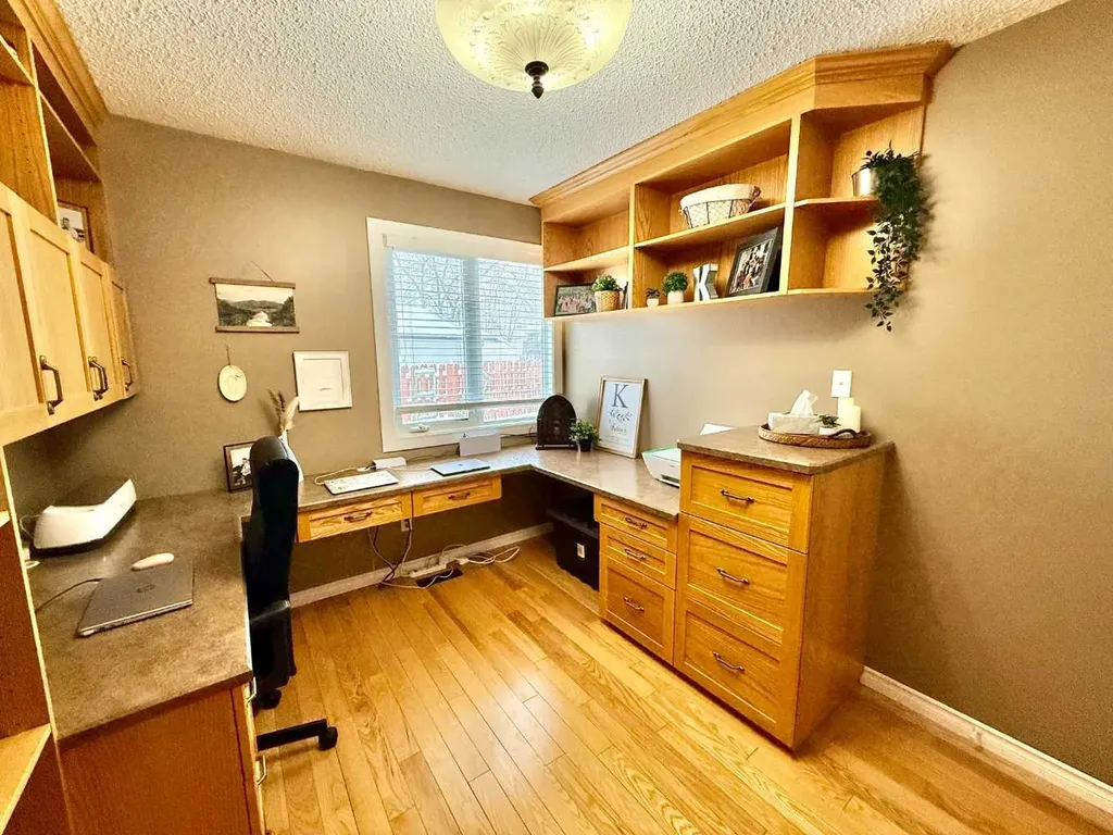 1621 4 Avenue Wainwright AB T9W 1J3