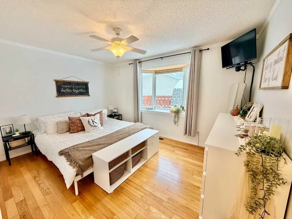 1621 4 Avenue Wainwright AB T9W 1J3