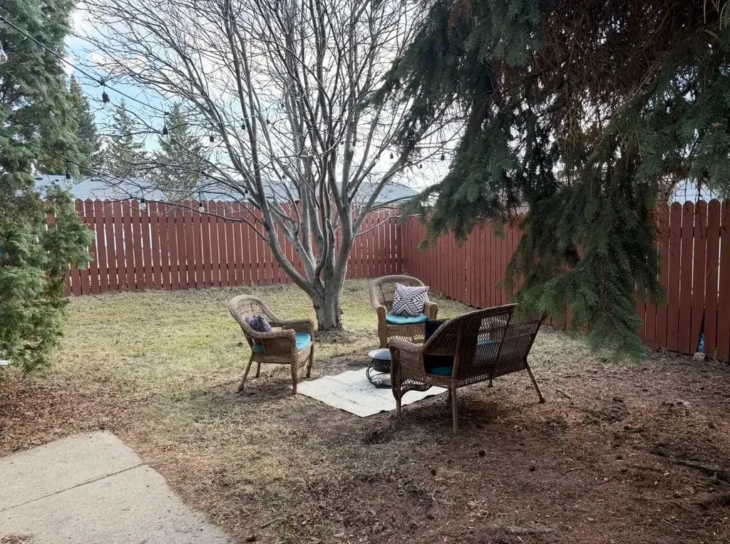 1621 4 Avenue Wainwright AB T9W 1J3