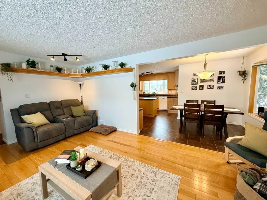 1621 4 Avenue Wainwright AB T9W 1J3