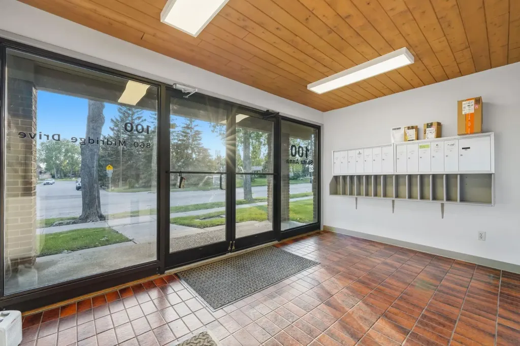 860 Midridge Drive SE Calgary AB T2X 1K1