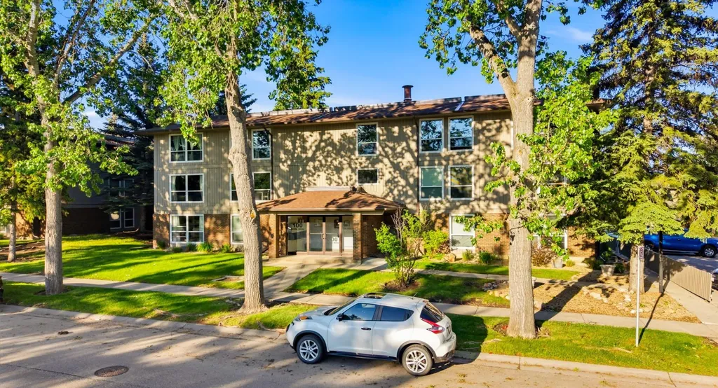 860 Midridge Drive SE Calgary AB T2X 1K1
