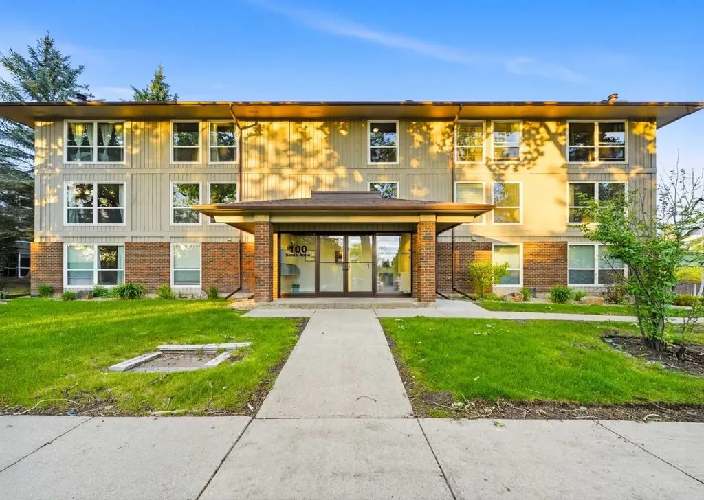 860 Midridge Drive SE Calgary AB T2X 1K1