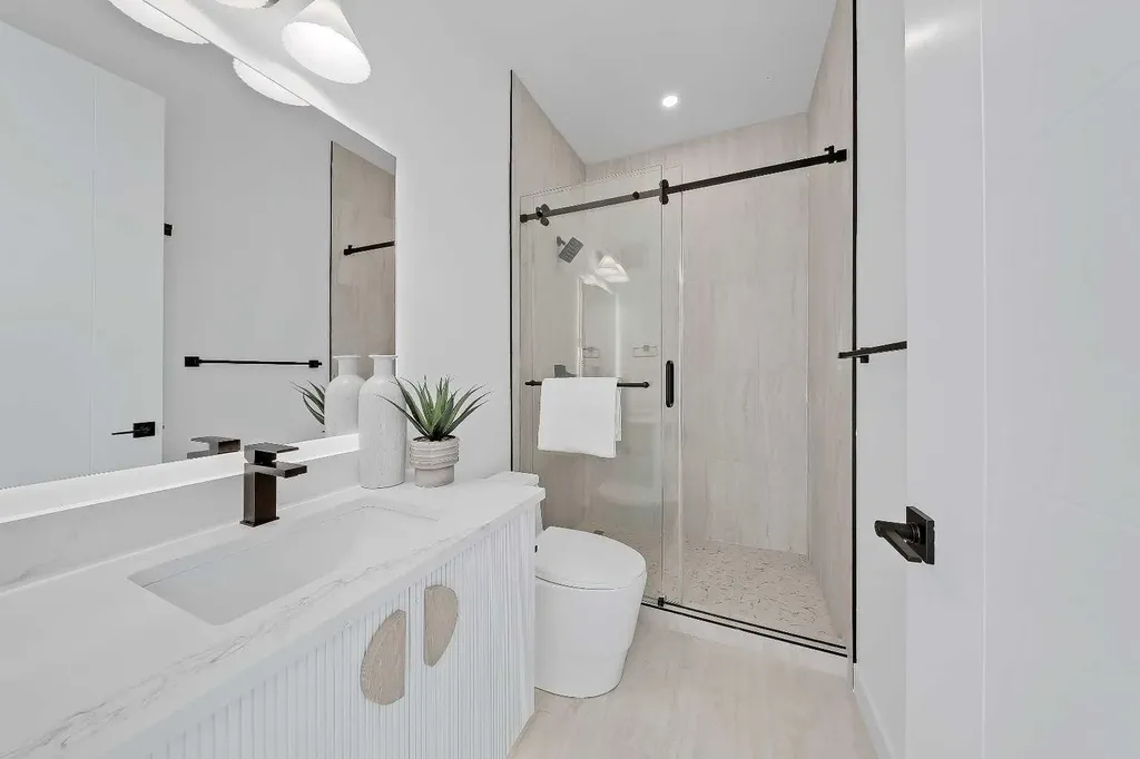 1524 29 Avenue SW Calgary AB T2T 1M3