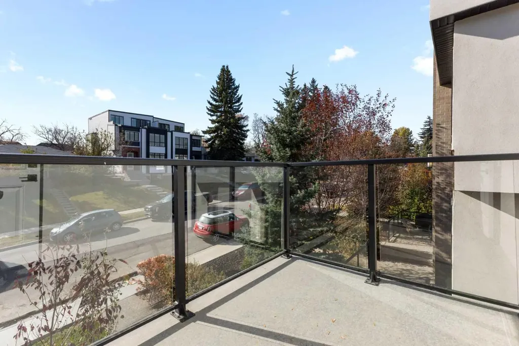 1524 29 Avenue SW Calgary AB T2T 1M3