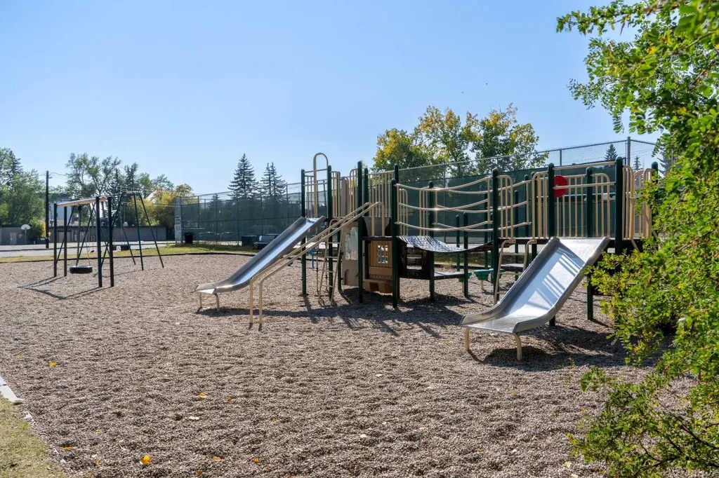 1524 29 Avenue SW Calgary AB T2T 1M3