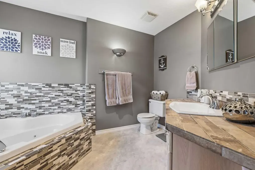 28, 113040 Township Road 592 Rural Woodlands County AB T7S 2A1