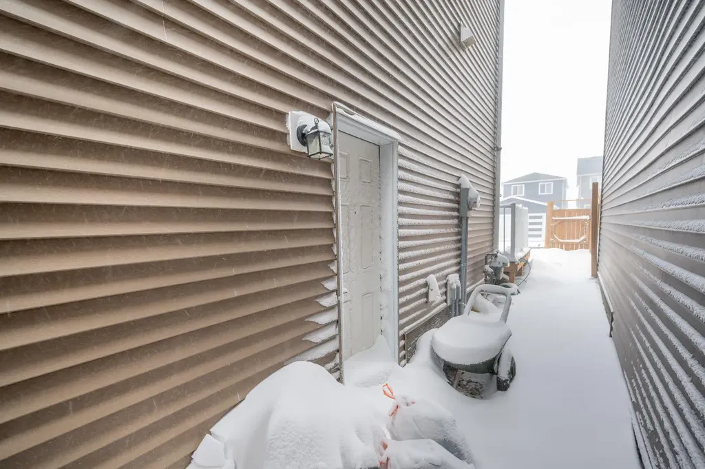 2049 Cobblespring Avenue SW Airdrie AB T4B5M1