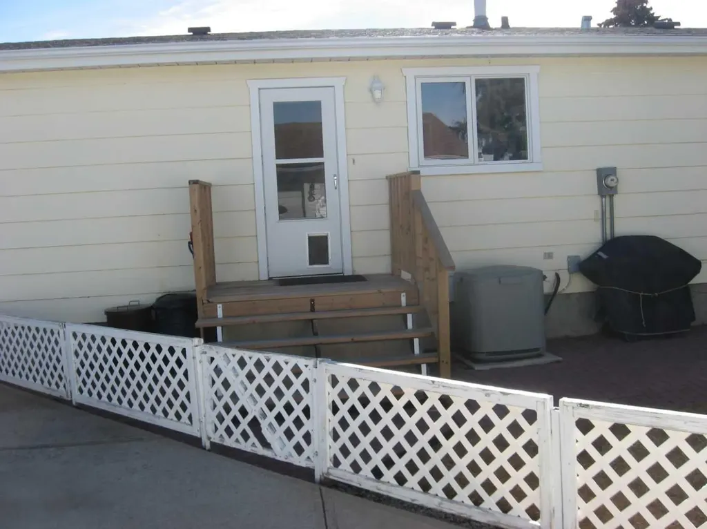 6 Westrose Avenue W Claresholm AB T0L0T0