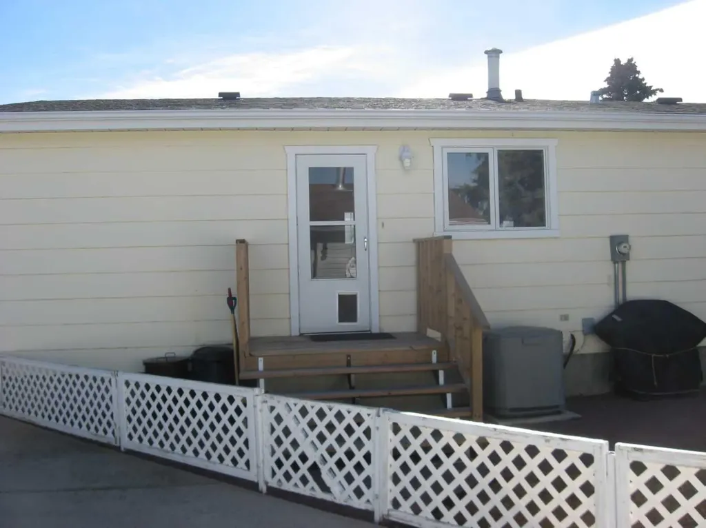 6 Westrose Avenue W Claresholm AB T0L0T0