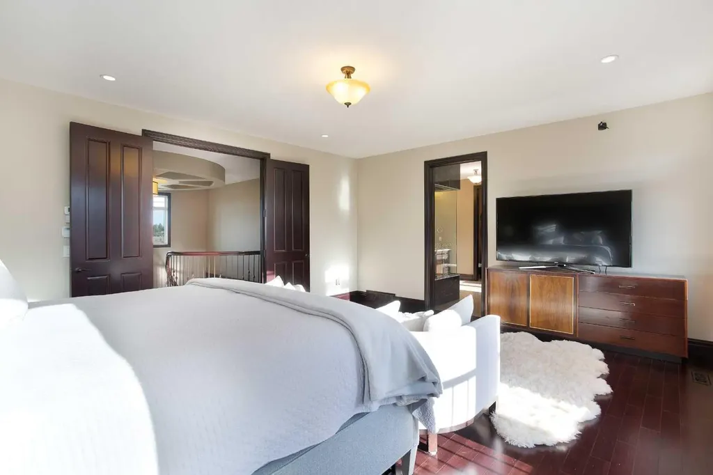 4315 14a Street SW Calgary AB T2T 3Y4
