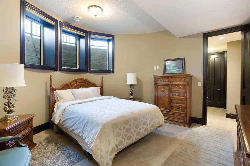 4315 14a Street SW Calgary AB T2T 3Y4