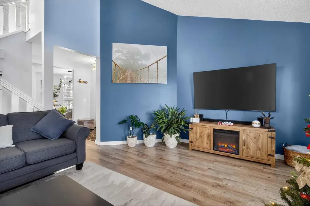 77 Summerfield Road SE Airdrie AB T4B 1X8